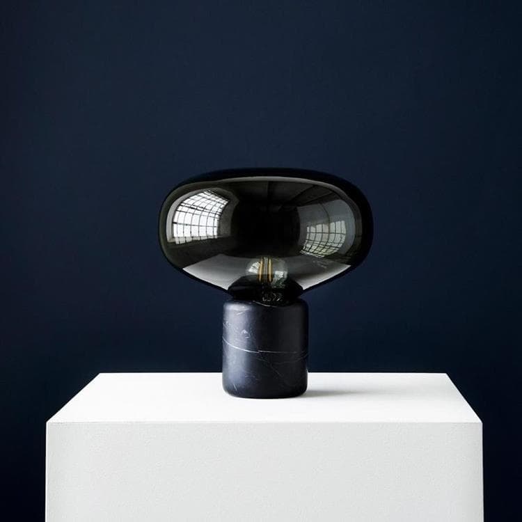 Lampe à poser H23cm KARL JOHAN marbre noir et verre fumé