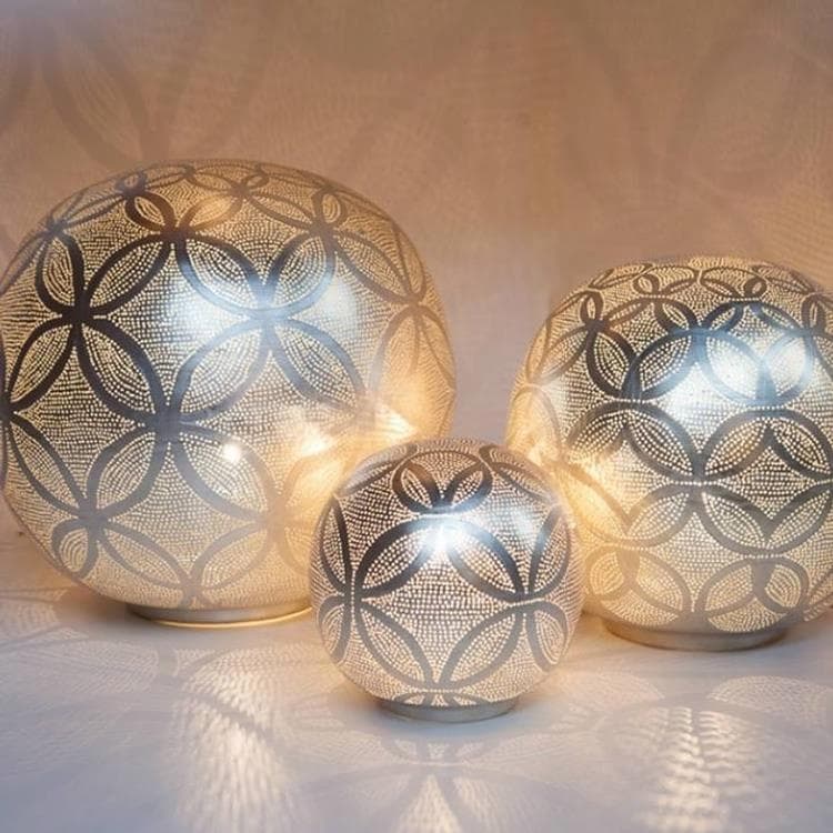 Lampe à poser Boule Métal Perforé Ø20cm BALL CIRCLES Argenté