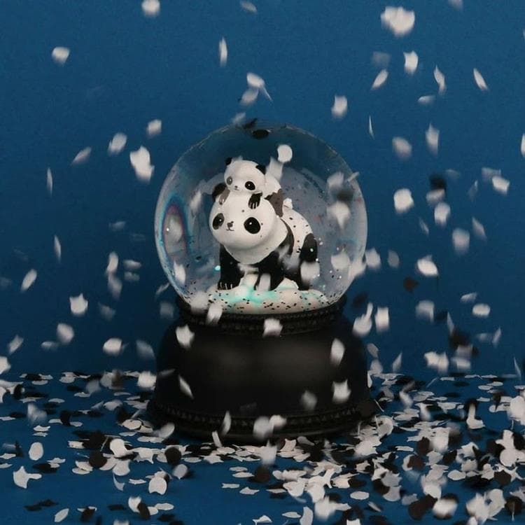 Boule lumineuse Panda peinte à la main H14.5cm PANDA noir et blanc